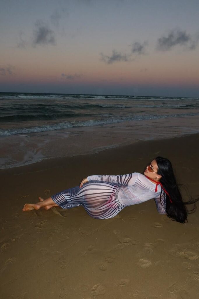 Black hair 69 position escort in Lahore