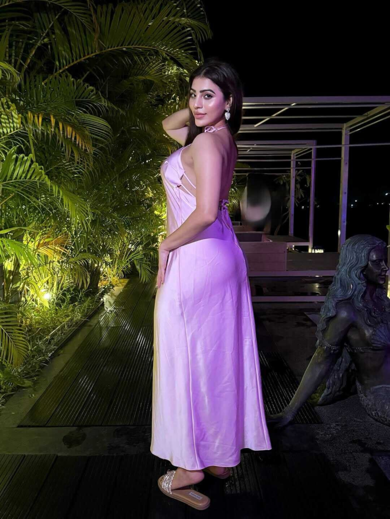 Best girl for party in Lahore