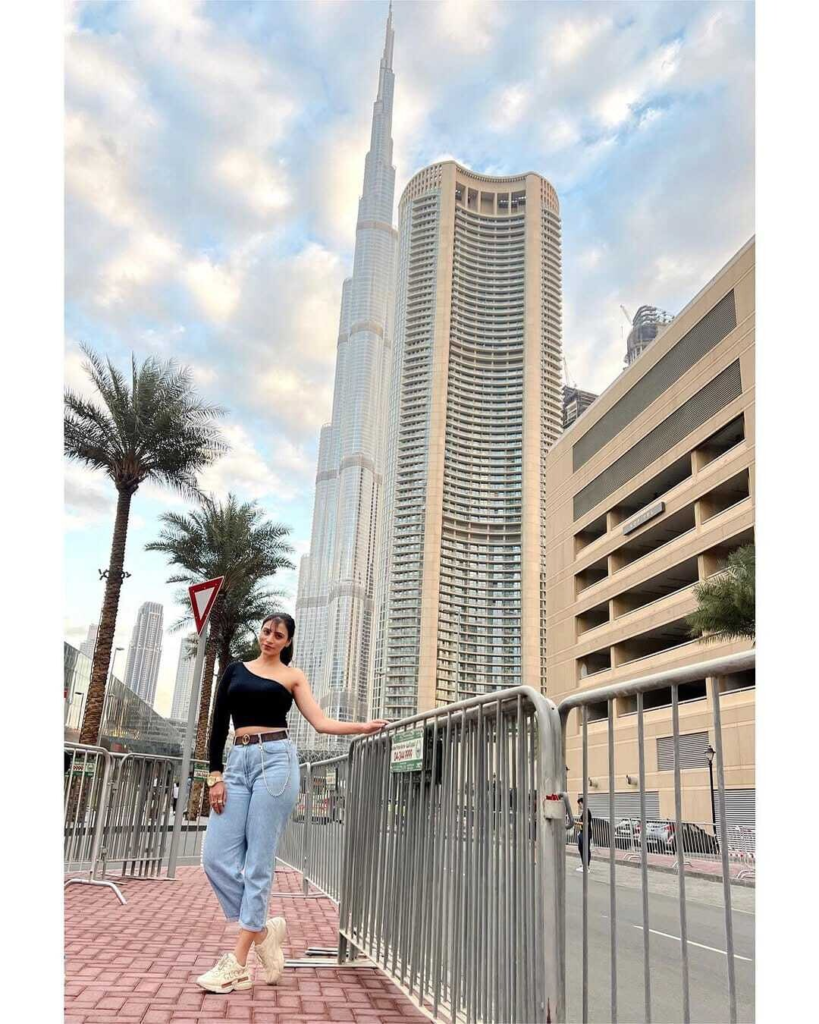 Best girl for party in Lahore