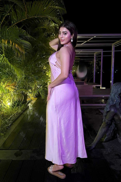 Best girl for party in Lahore